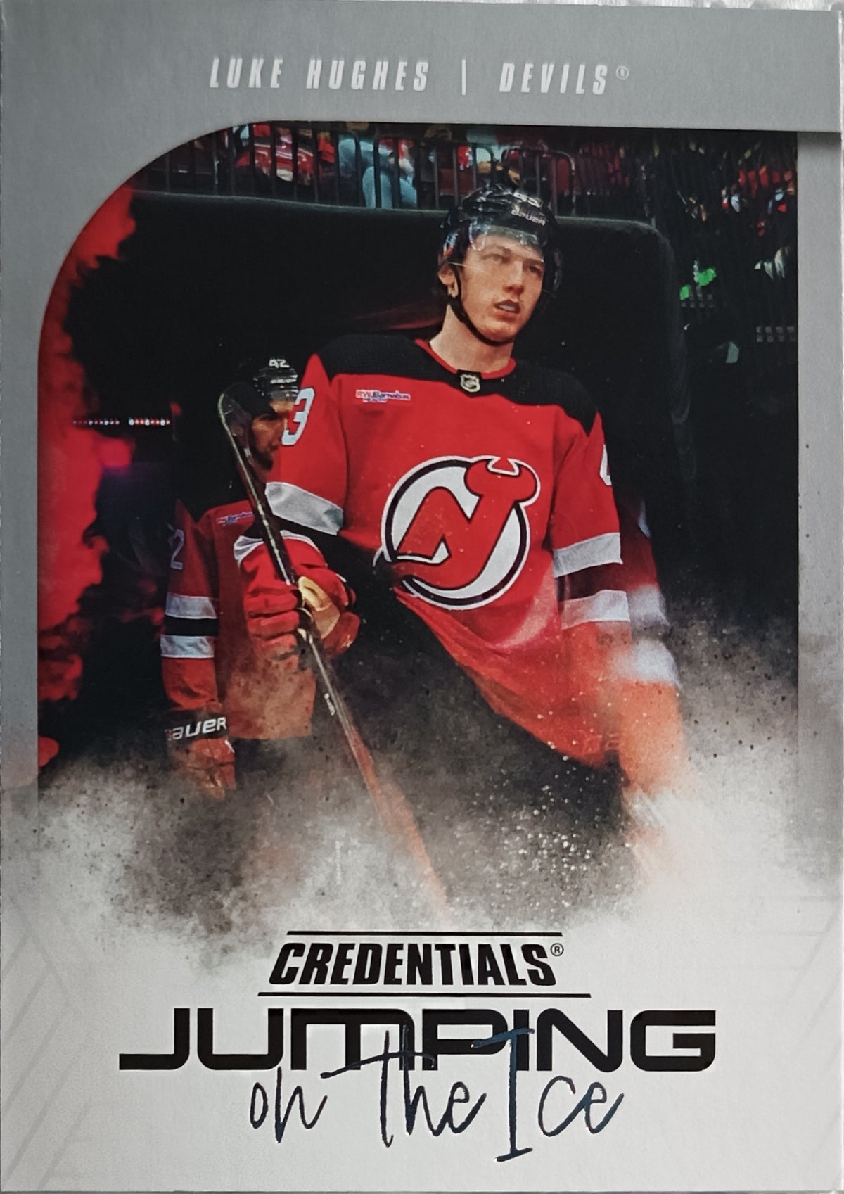 Insertní karta Luke Hughes 24-25 Credentials Jumping on the Ice Upper Deck